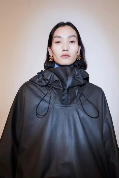 Look 19